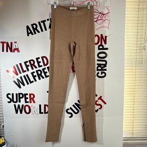 Aritzia color gold camel Distill Legging